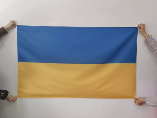 Pantone Renkli Polyester Dünya Bayrakları 3x5 Ukrayna Ulusal Bayrağı Asılı Stil
